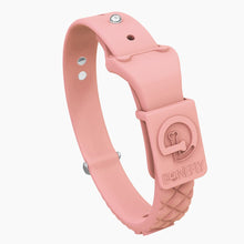 Load image into Gallery viewer, QuiltFLY Signature Silver Bones Collar